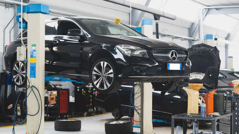 Lozza SpA esegue interventi di riparazione della carrozzeria a Bergamo per qualsiasi tipologia di veicolo